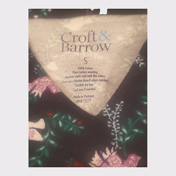 Croft and Barrow v-neck, long-sleeve cotton top, size S - Picture 3 of 4